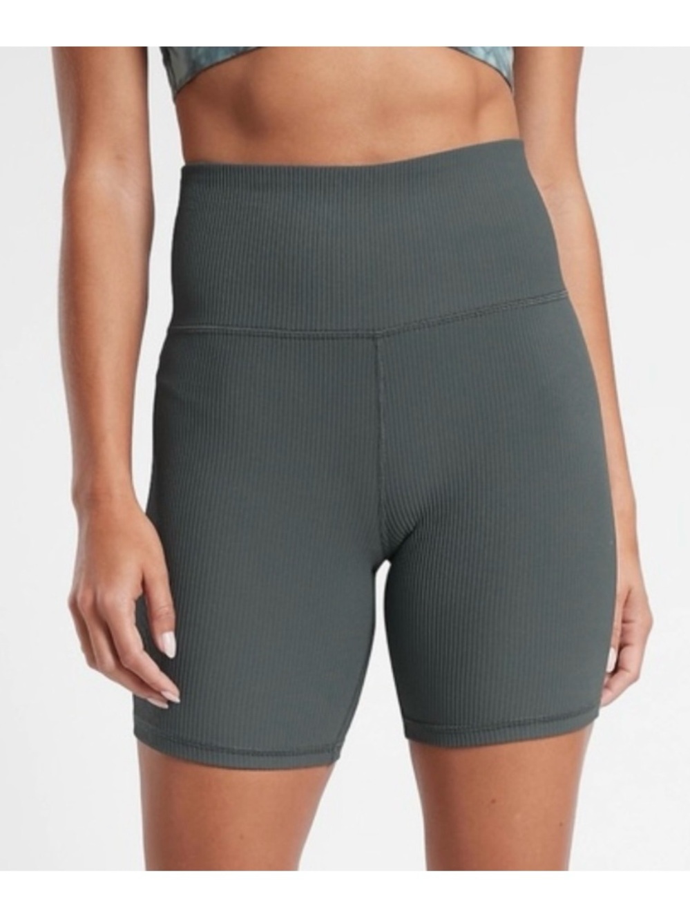 Athleta Elation Ribbed 7in biker shorts in size Medium